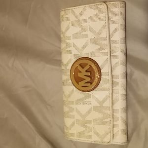 Micheal kors wallet